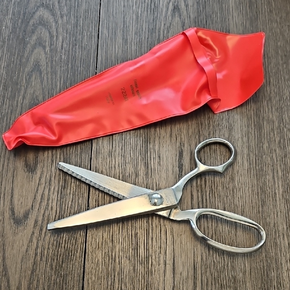 Hoffritz Pinking Shears w/case